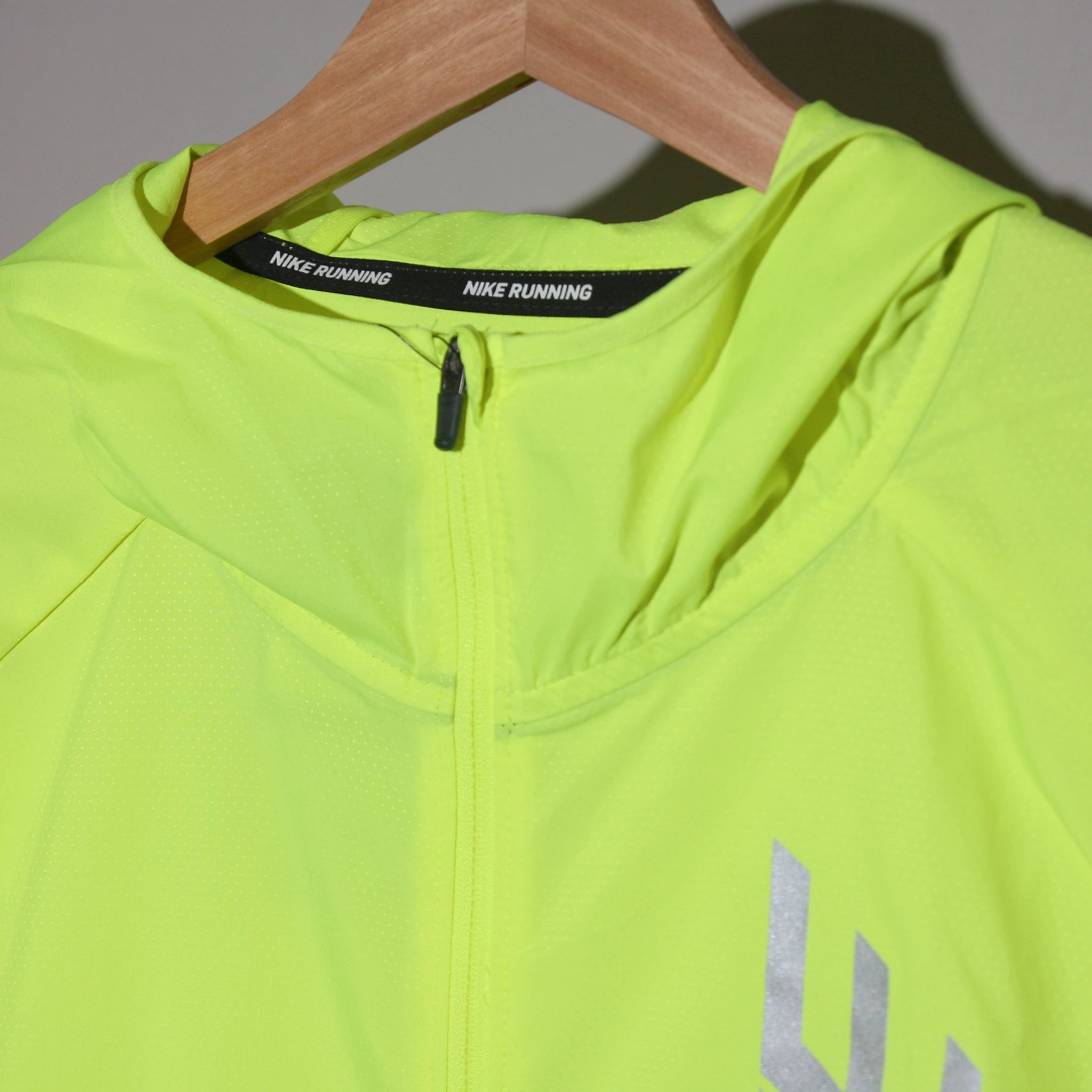 Nike Essential Repel Air Flash Reflective Running Jacket BV5056 702 Volt Caltone