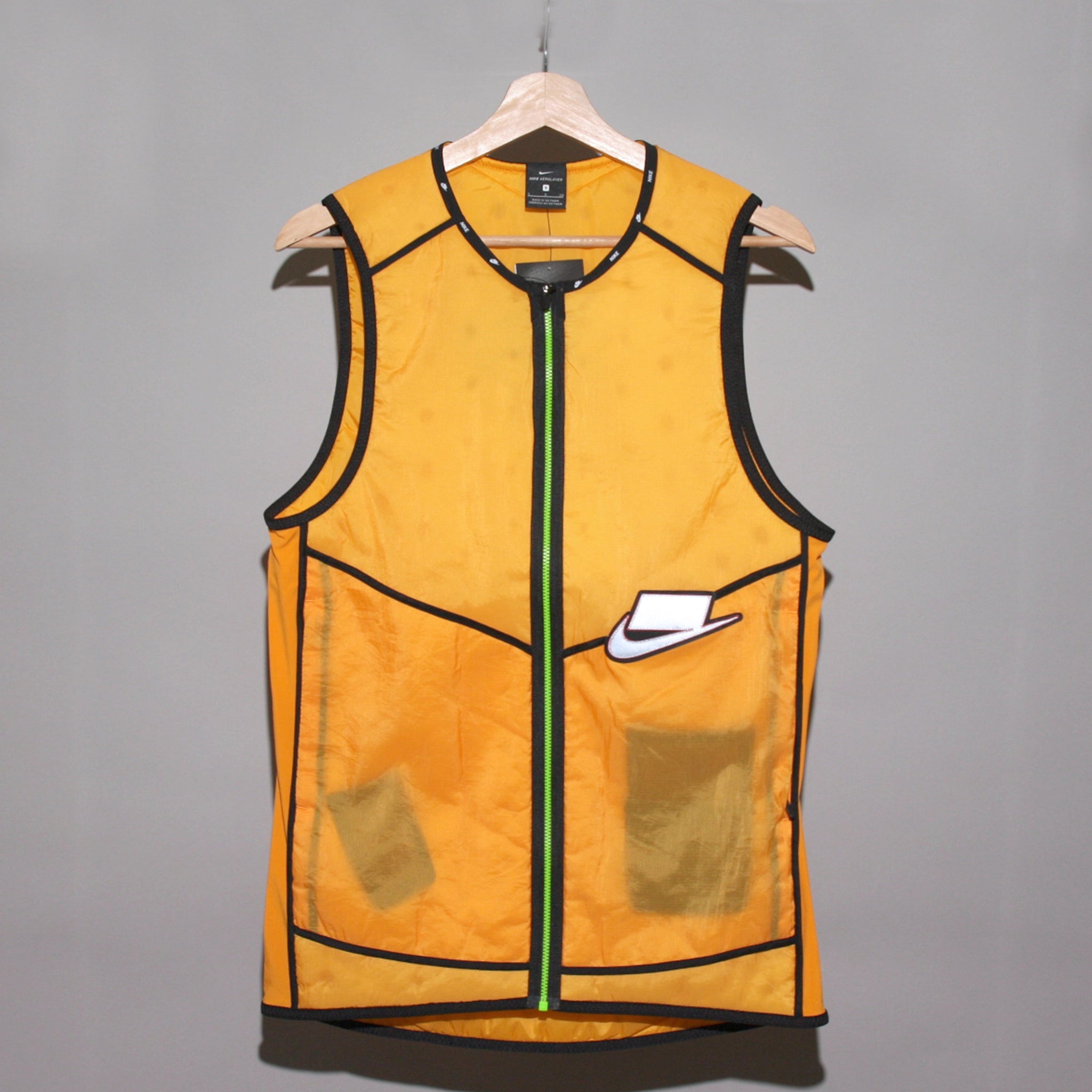 nike aerolayer running vest