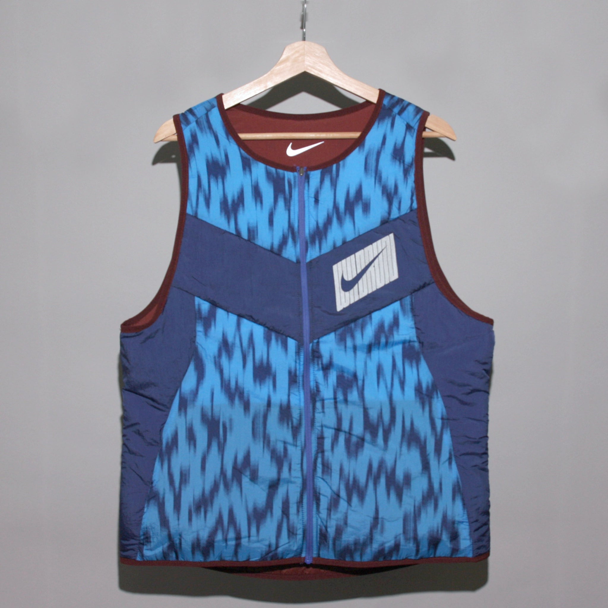 nike aerolayer running vest
