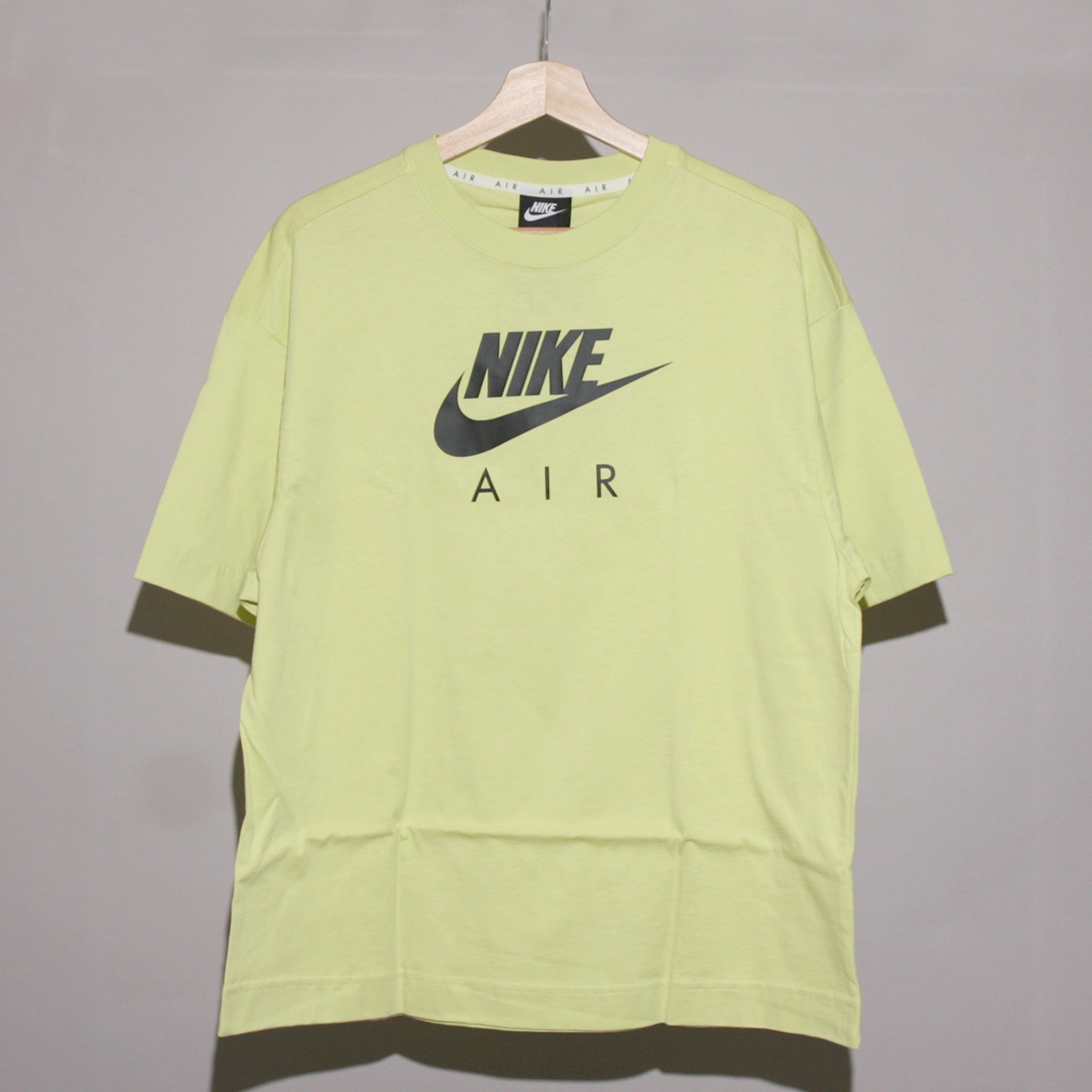 NIKE Women s Sportswear Futura Loose Fit T Shirt