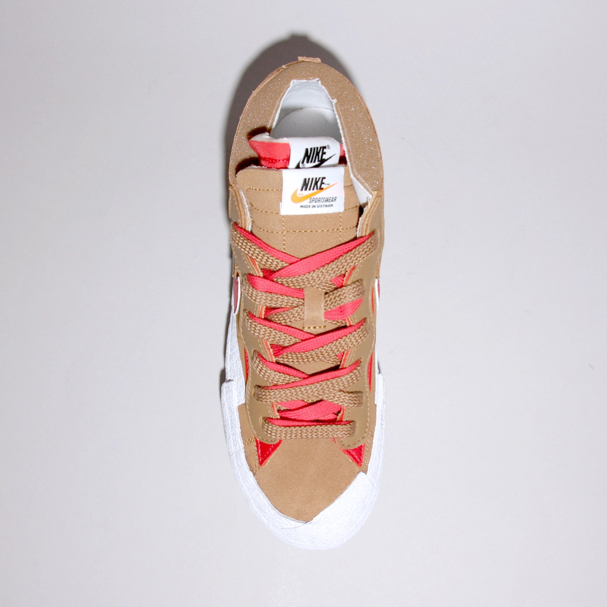 Nike Blazer Low Sacai DD1877-200 Light British Tan Nike Blazer Low Sacai DD1877-200 Light British Tan