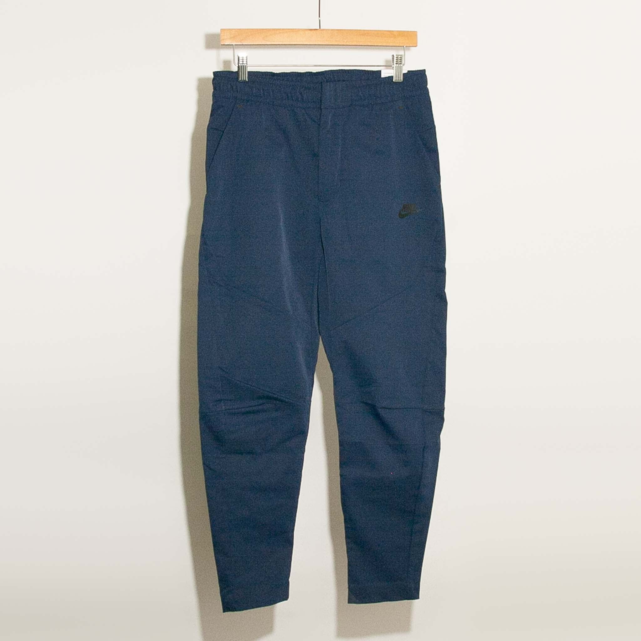 nike tech essentials commuter pant