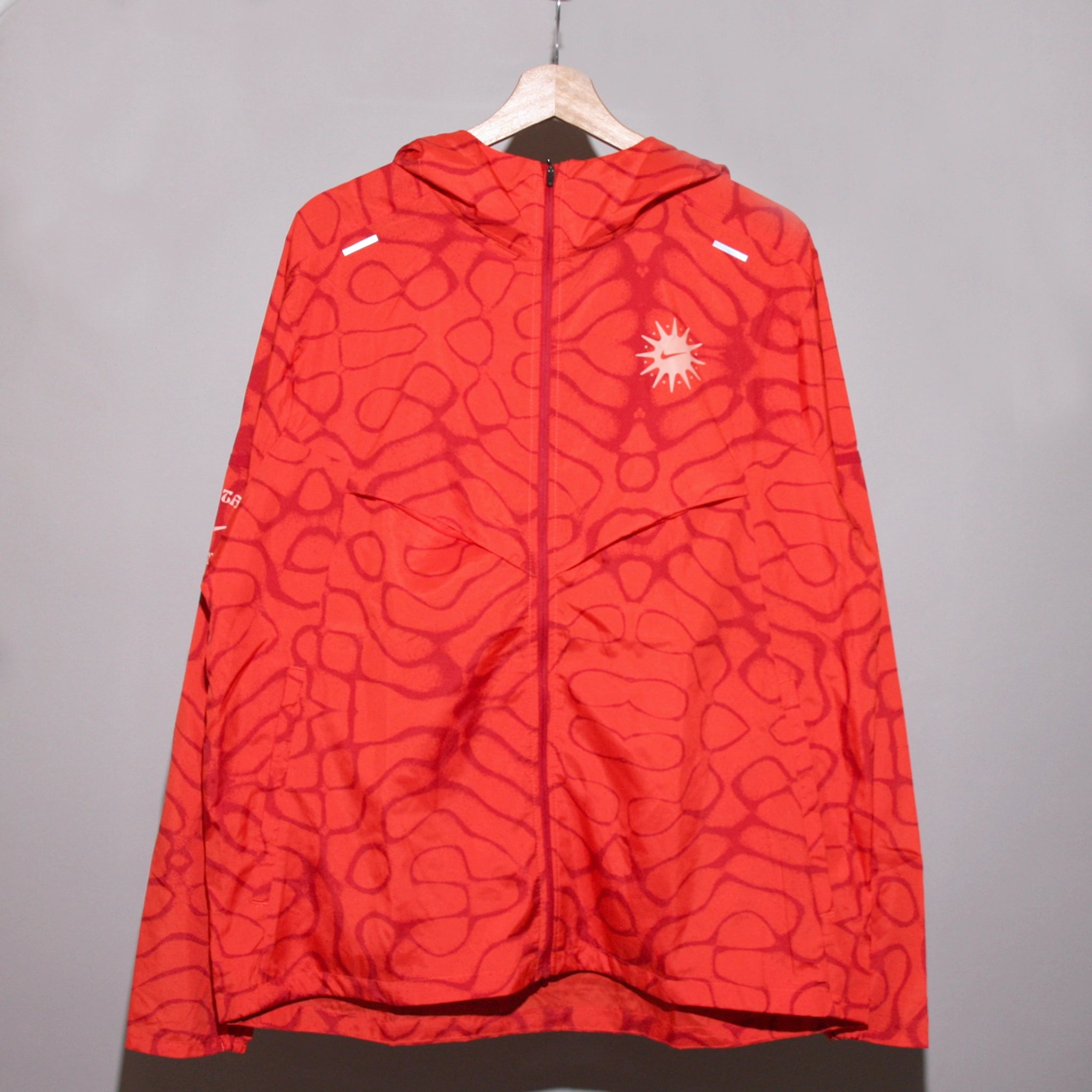 Nike Wild Run Windrunner Running Jacket DM4667 634 Habanero Red Caltone