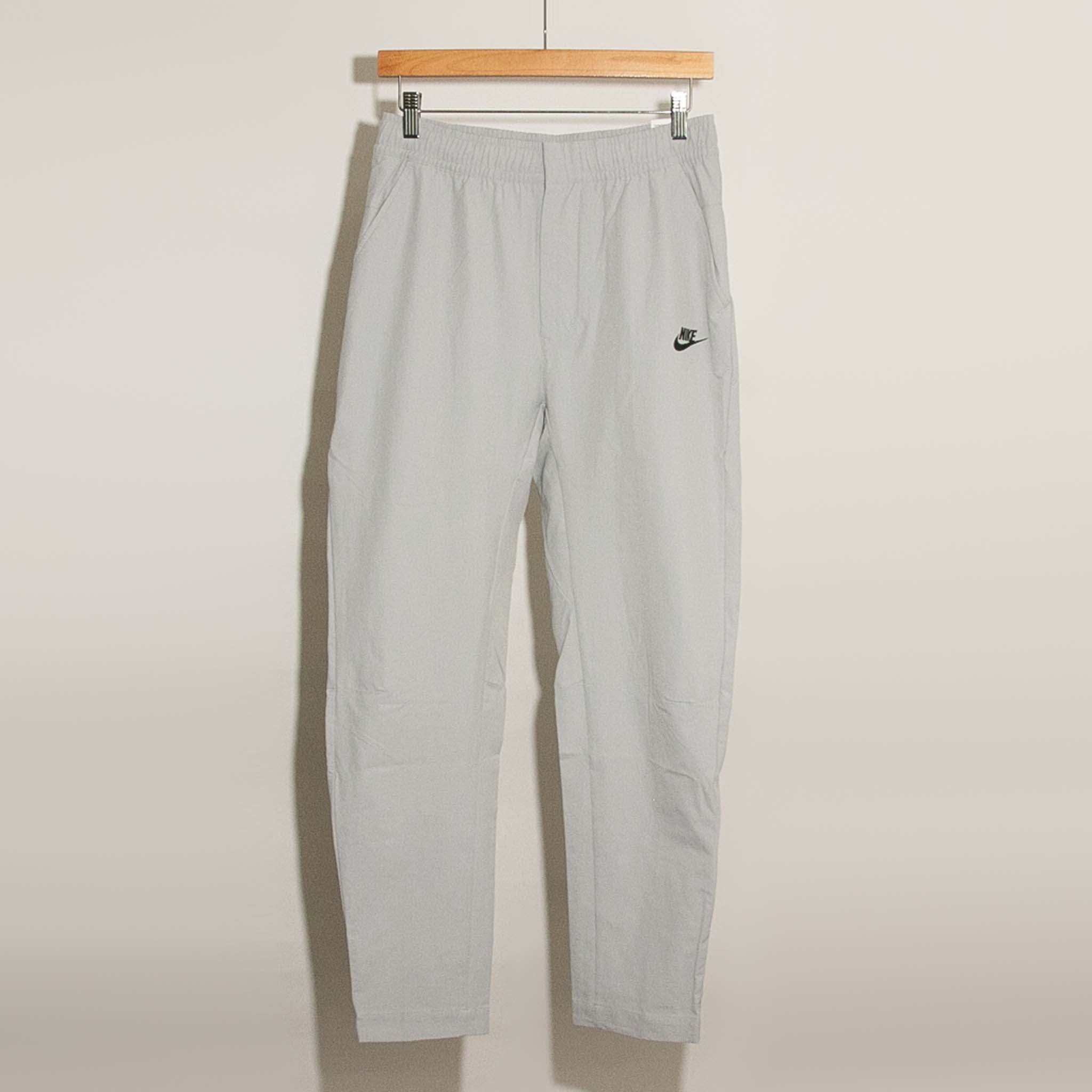 Nike Men's Sportswear Woven Tapered Commuter Pants DM6621-012