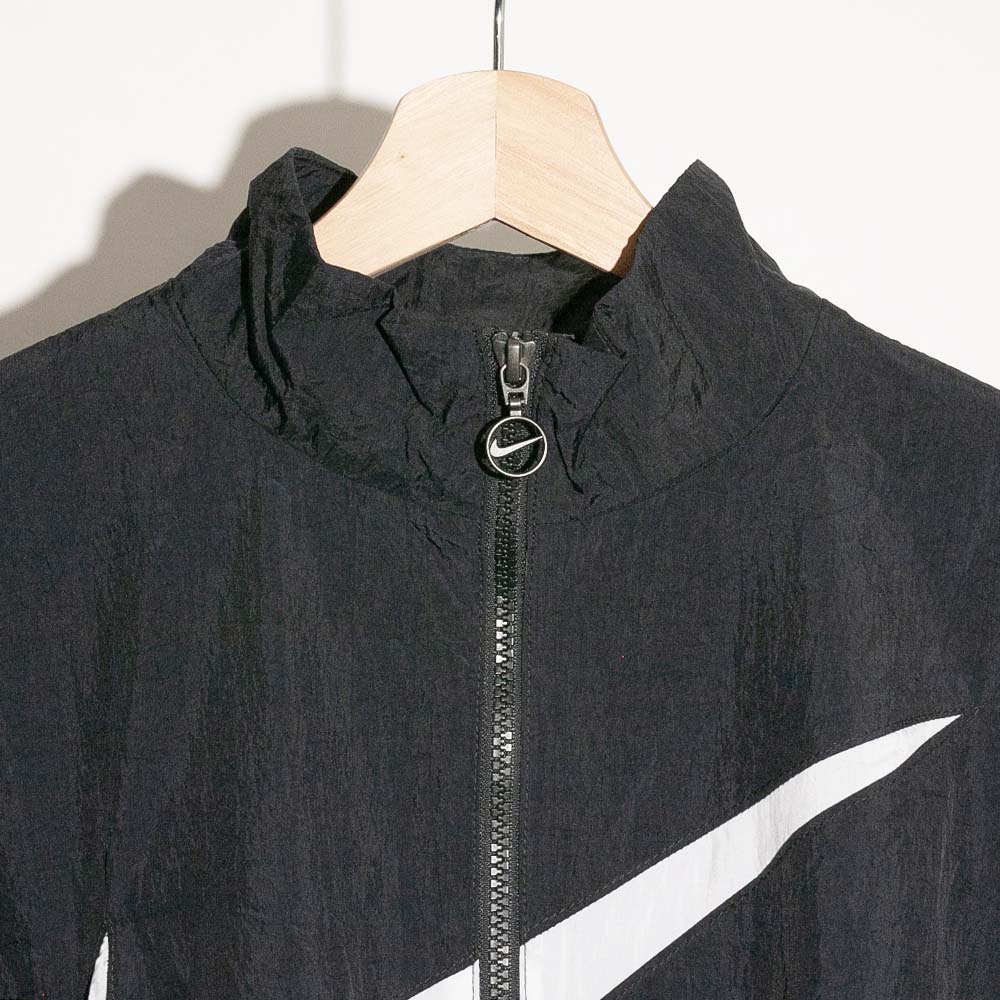 Nike Women's Sportswear Essential Woven Jacket Black – Caltone