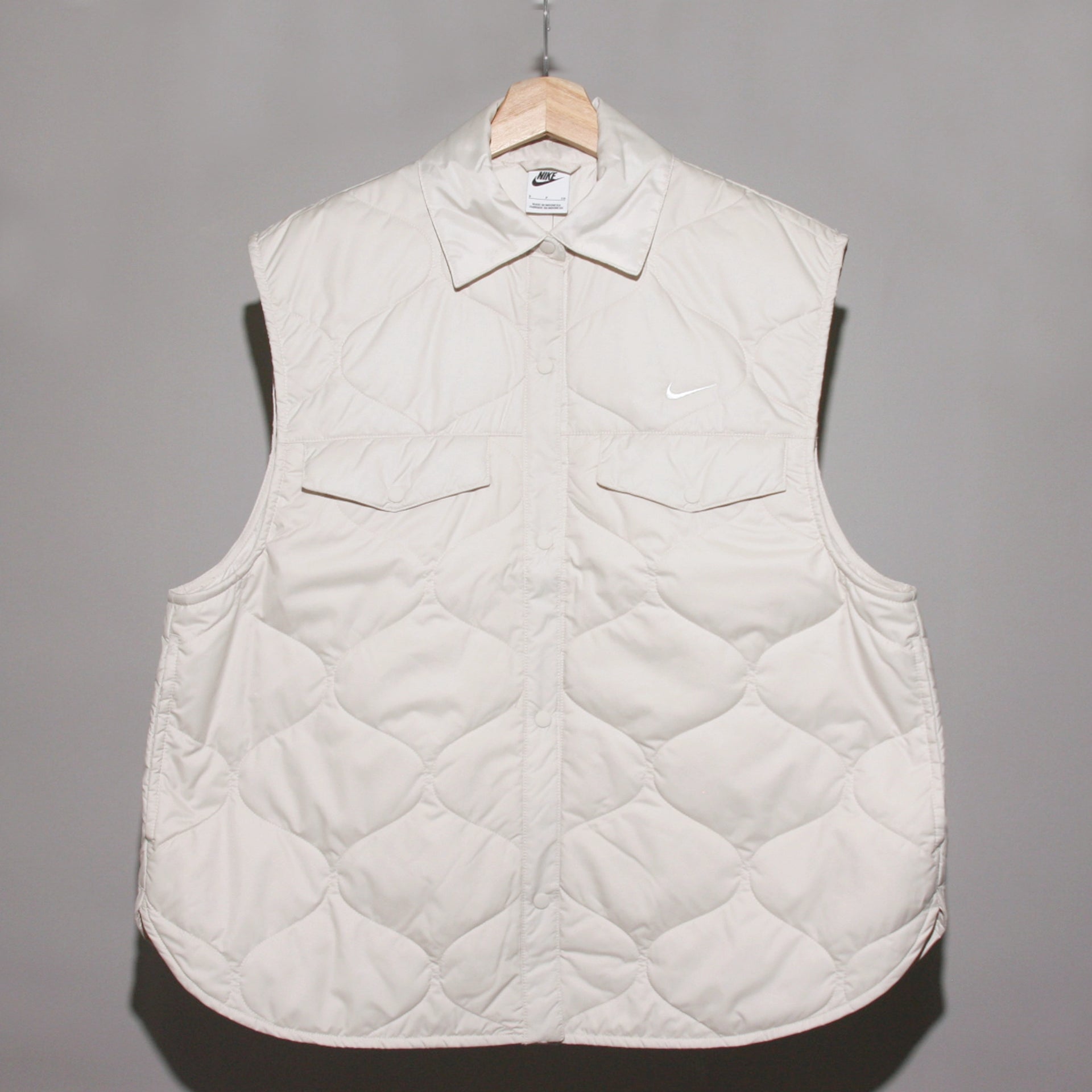 NIKE Womens Sportswear Essential Quilted Vest FB8737-104