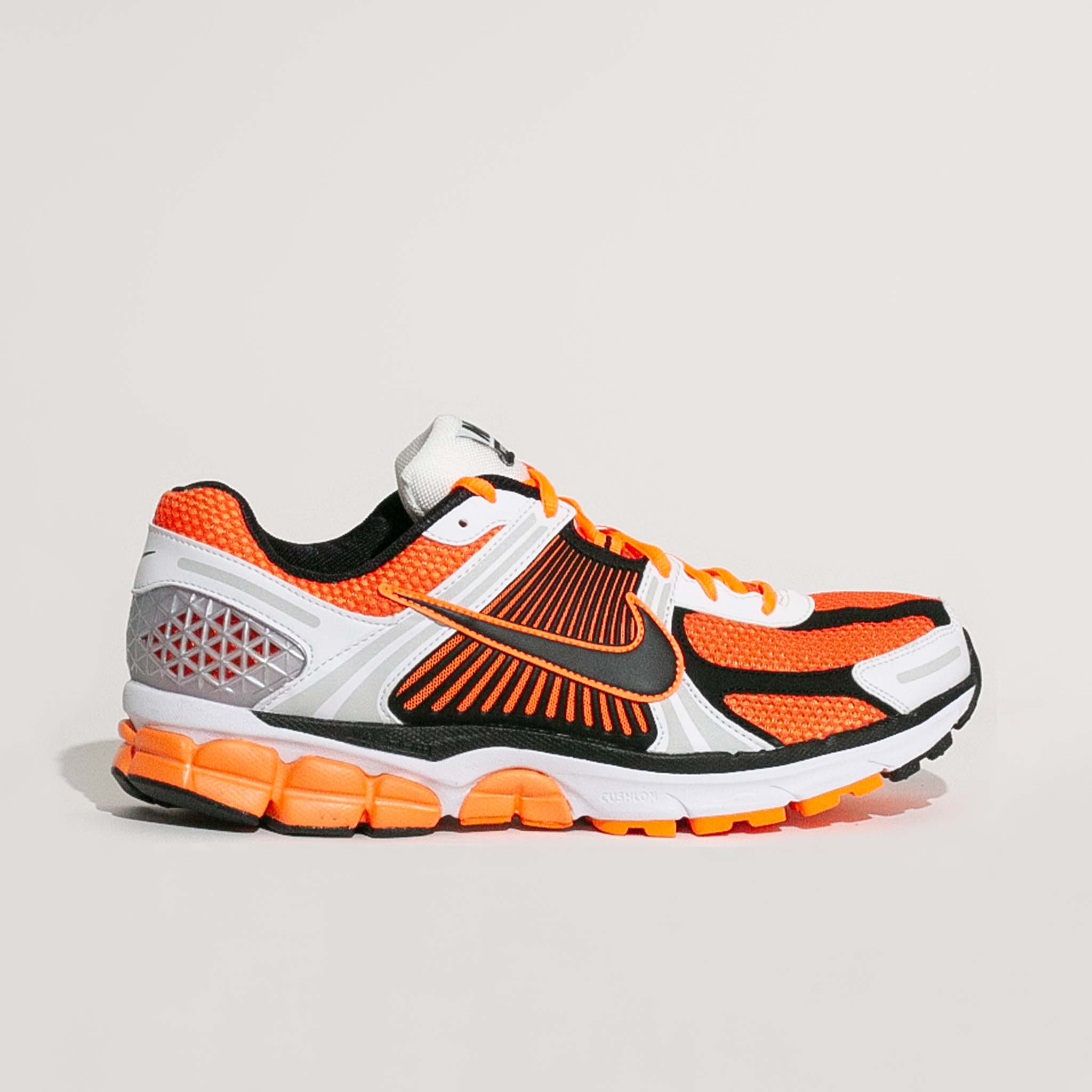 シューズ・サンダルその他 Nike zoom vomero 5 mens shoes FB9149-800 Zoom Vomero 5 (FB9149-800-ORANGE-BLACK-WHITE-)