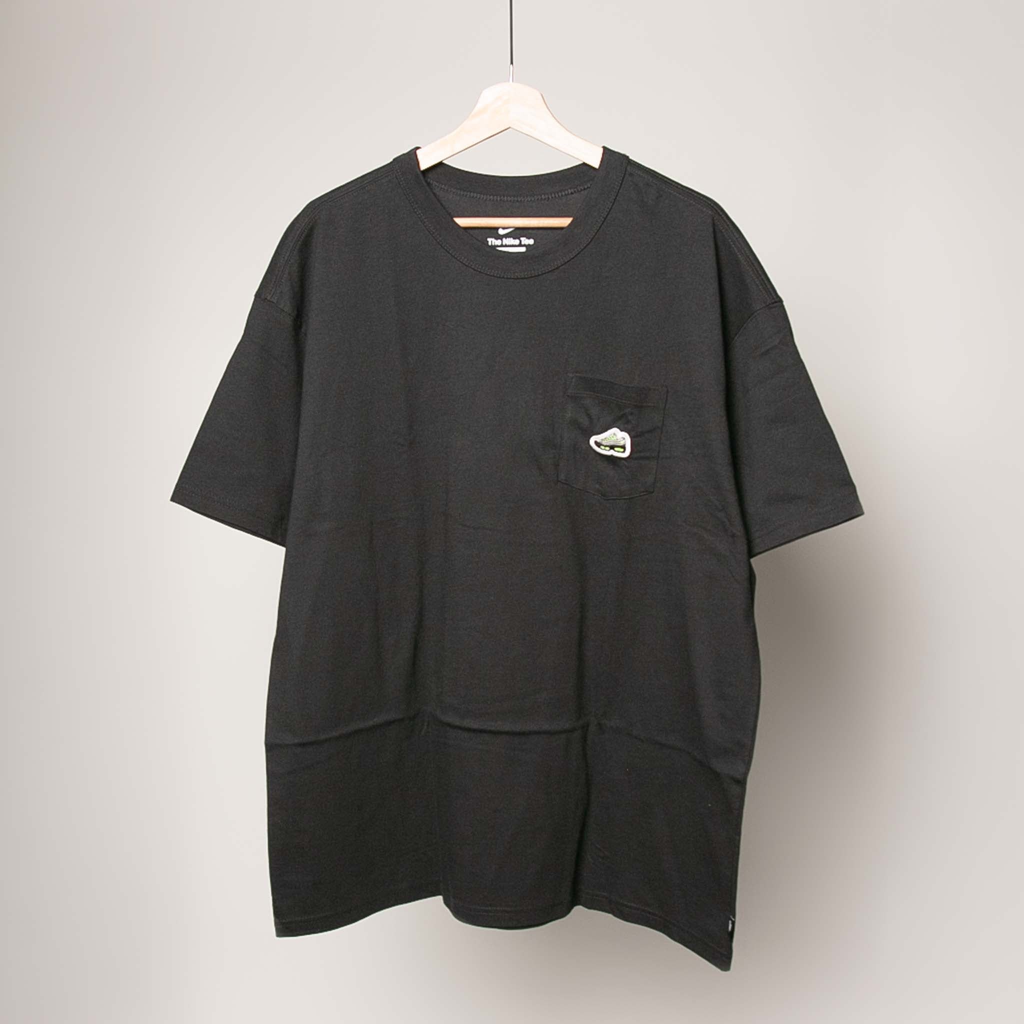 Nike Men's Sportswear Max90 Pocket Patch Loose Fit T-Shirt HJ0574