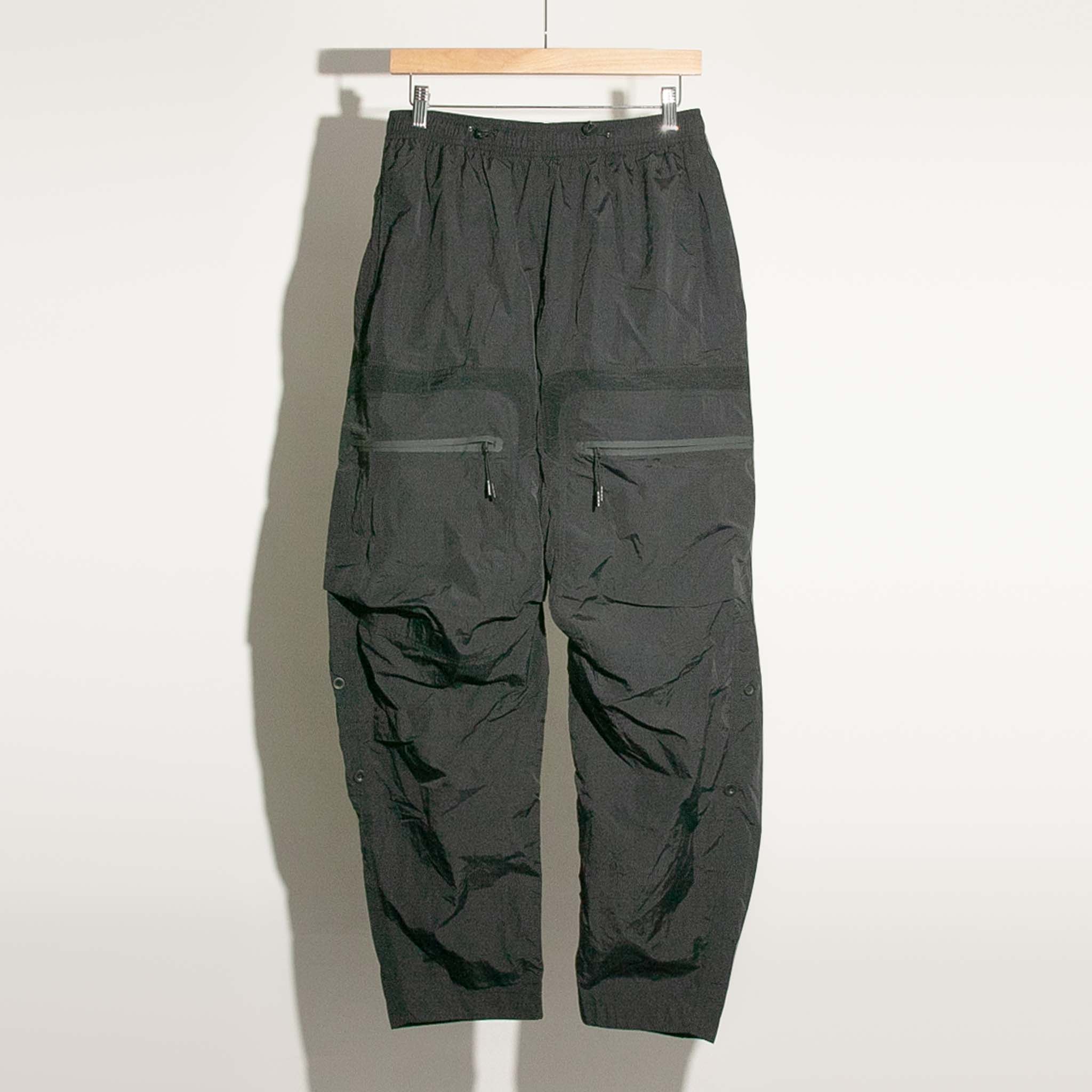 新品 2025ss NIKE TECH WOVEN CARGO PANTS 黒 新品 2025ss NIKE TECH WOVEN CARGO PANTS 黒