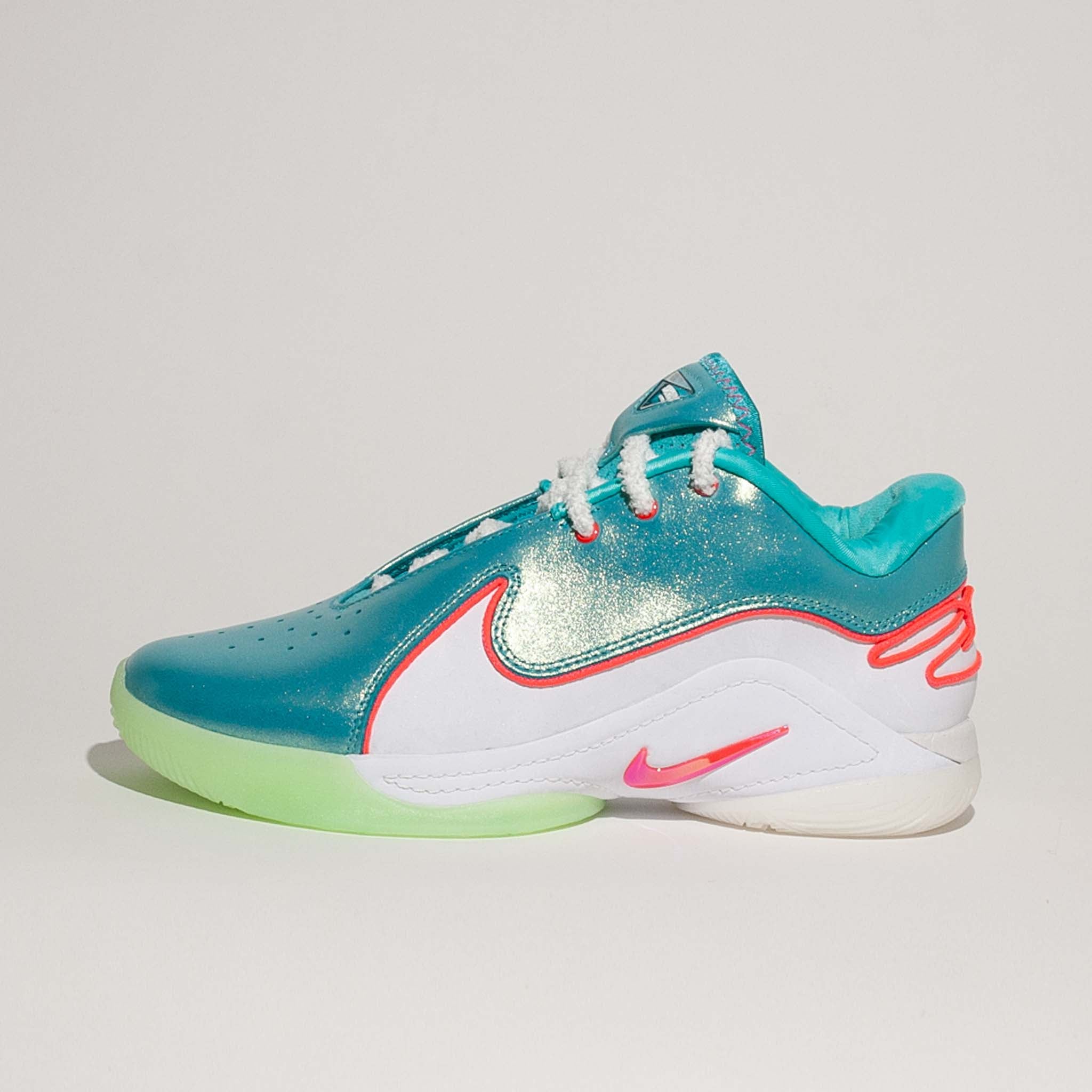 Nike Men's Lebron 22 Christmas Pack Limelight – Caltone