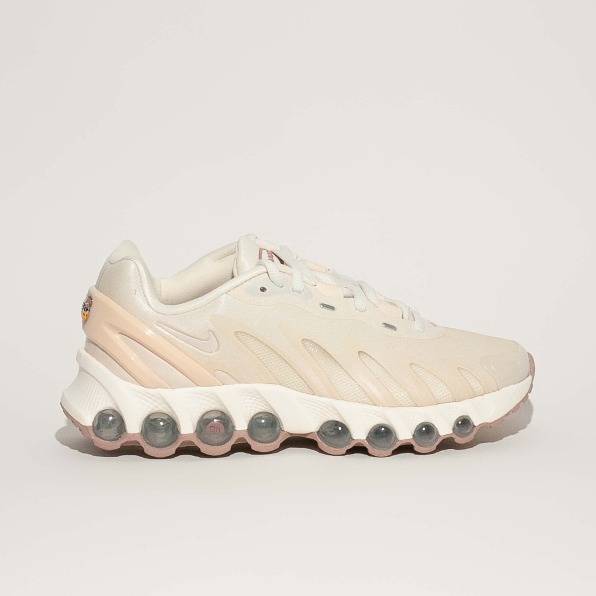 【完売品】Nike Women's Air Max DN8 Nike Women's Air Max DN8 Pearl White/Soft Pearl – Caltone